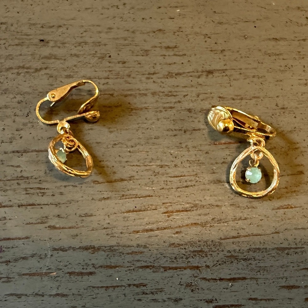 Vintage Gold Tone Teardrop Clip On Earrings Light Blue Stone Dangle Dainty